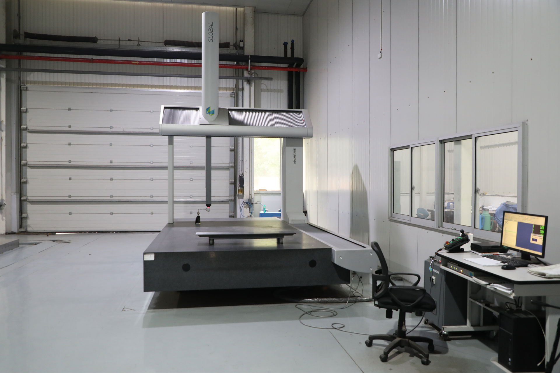 Coordinate measuring machine(Used for complex parts, precision parts size measurement)